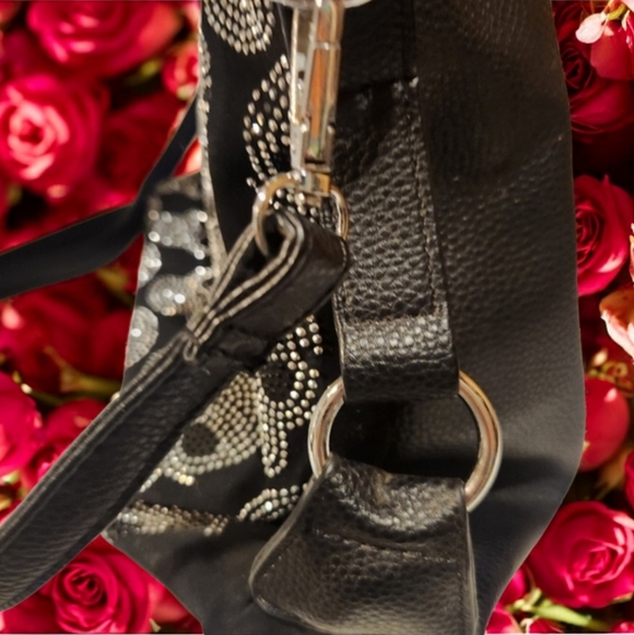 Black and Silver Skull Embellished Shoulder Bag - Picture 7 of 9